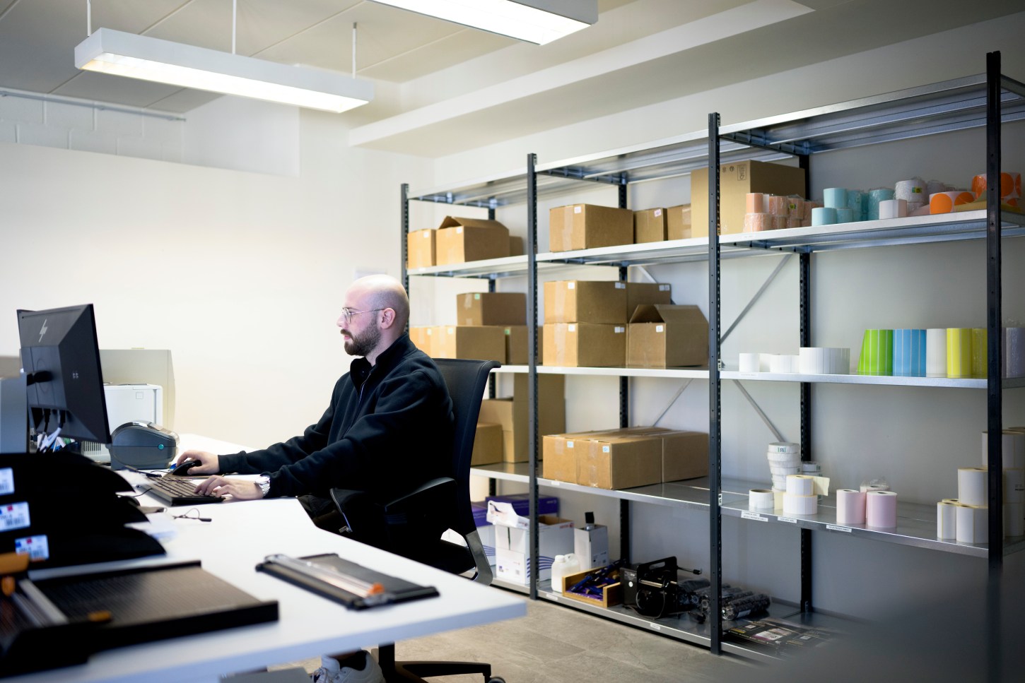 Trusted sample logistics service provider