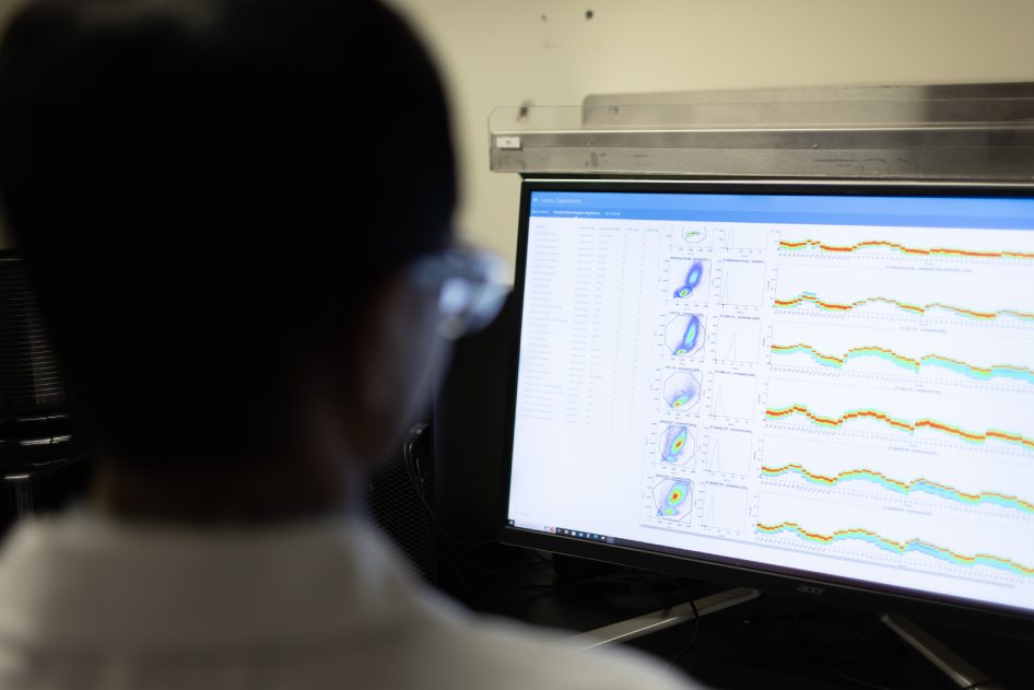 CellEngine software flow cytometry data visualization