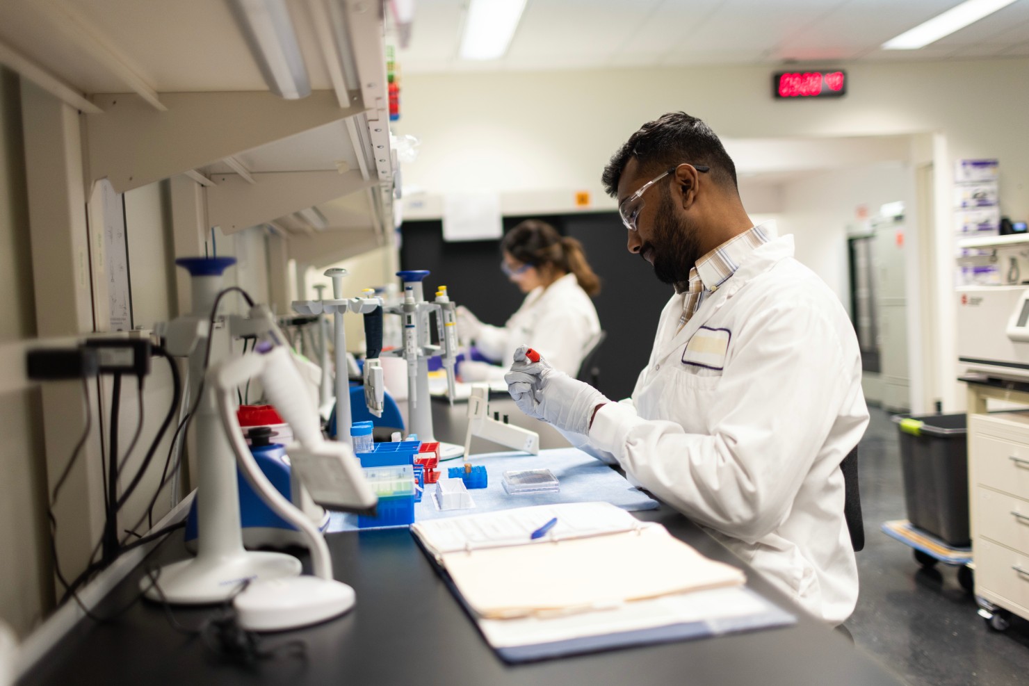 CellCarta hybrid LBA/LC-MS workflow combining immunoaffinity enrichment with mass spectrometry for biologic quantification